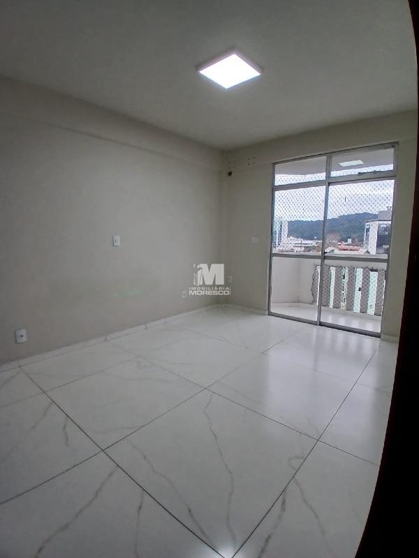 Apartamento à venda no bairro Centro I: 