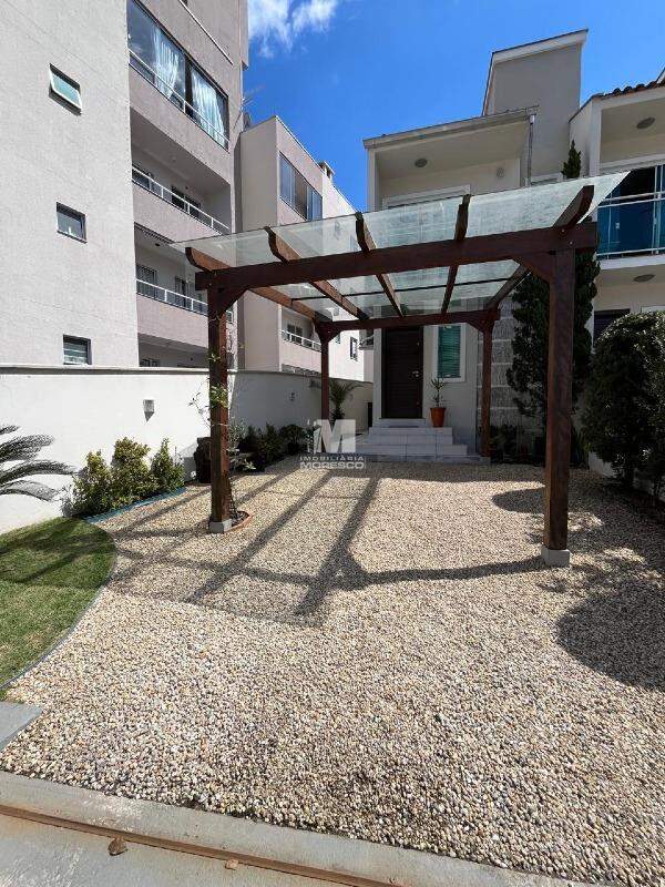 Casa à venda no bairro Souza Cruz: 