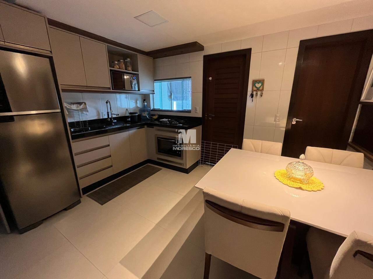 Casa à venda no bairro Souza Cruz: 