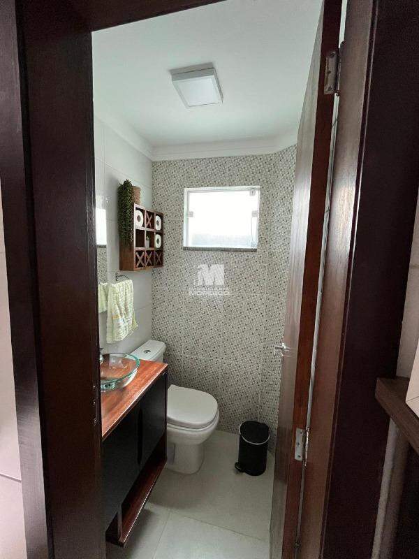 Casa à venda no bairro Souza Cruz: 