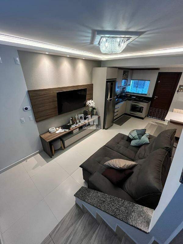 Casa à venda no bairro Souza Cruz: 