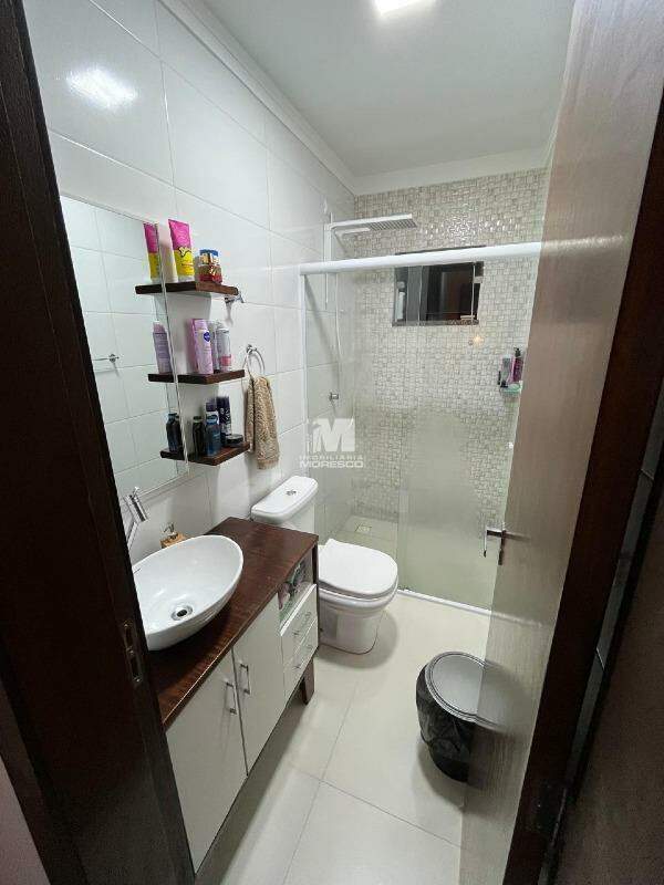 Casa à venda no bairro Souza Cruz: 