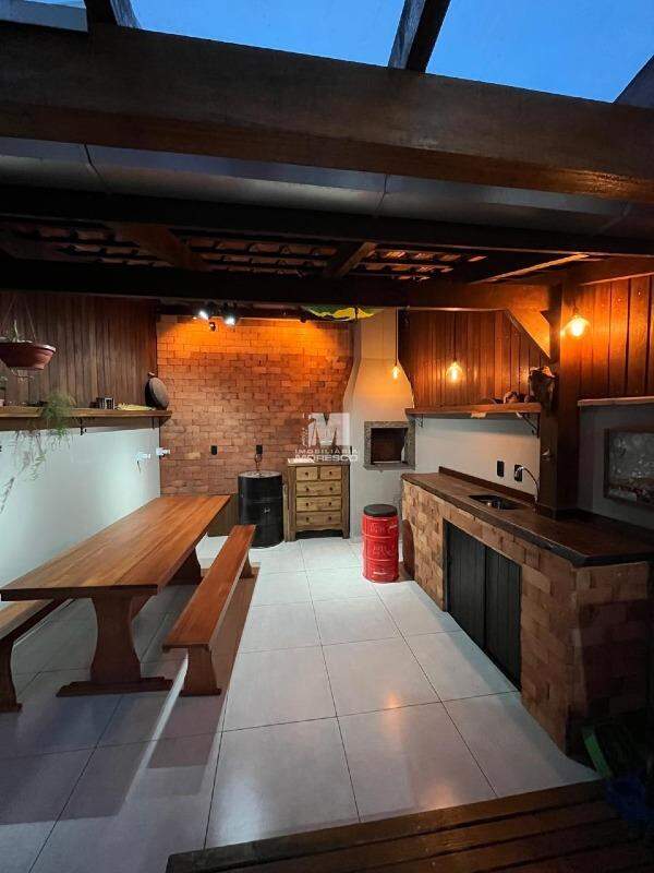 Casa à venda no bairro Souza Cruz: 