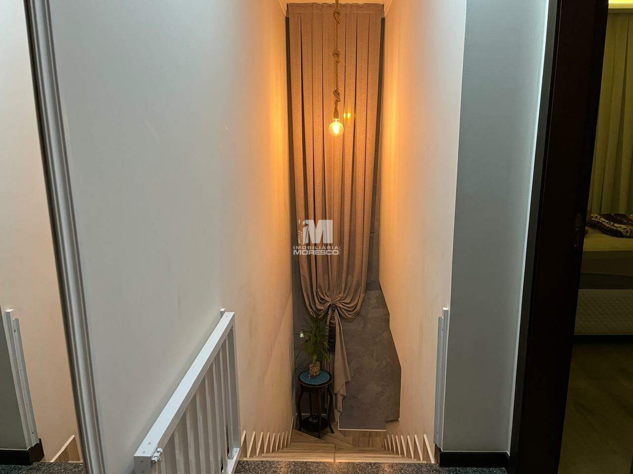 Casa à venda no bairro Souza Cruz: 