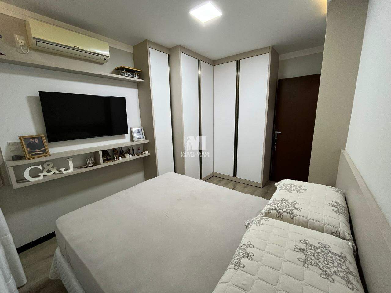 Casa à venda no bairro Souza Cruz: 