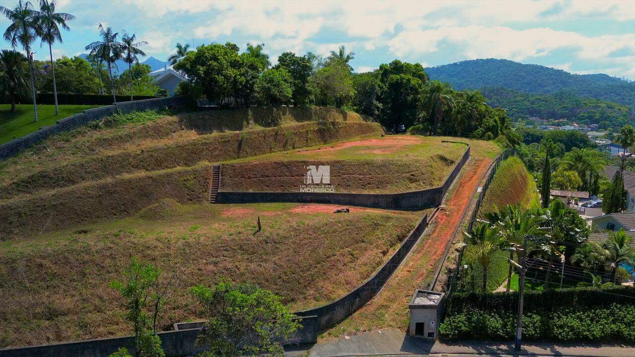Terreno à venda no bairro Centro II: 