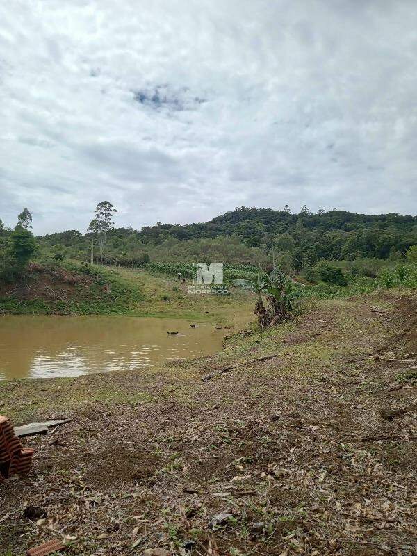 Terreno à venda no bairro Chapadão Figueiras: 