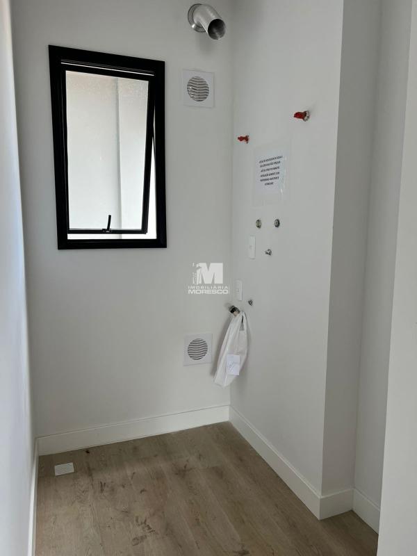 Apartamento à venda no bairro Santa Terezinha: Area de Servico