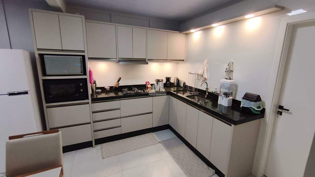 Apartamento para aluguel no bairro Primeiro de Maio:
