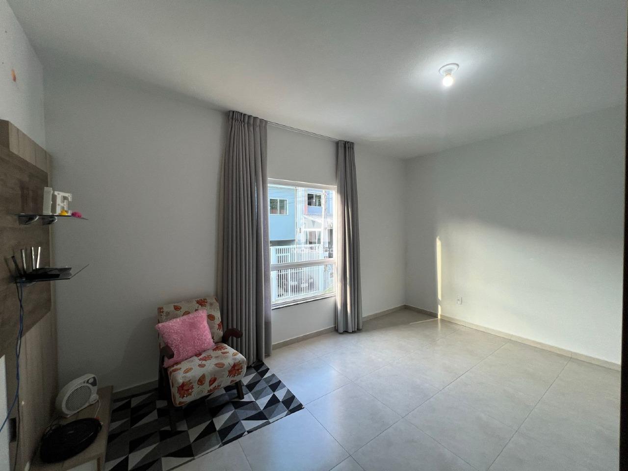 Casa para aluguel no bairro Cedrinho: 