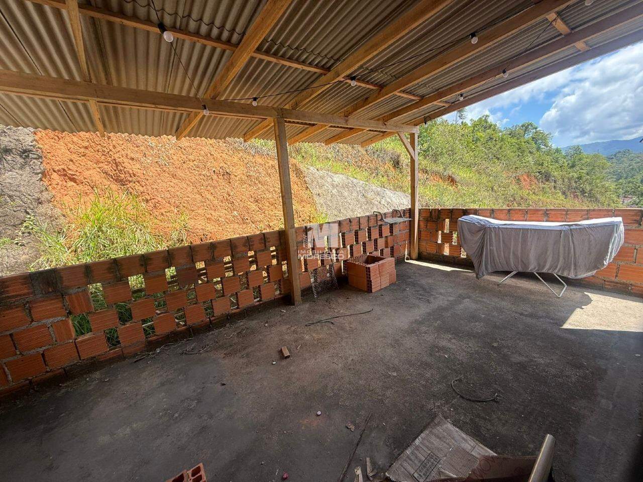 Casa à venda no bairro Guabiruba Sul: 