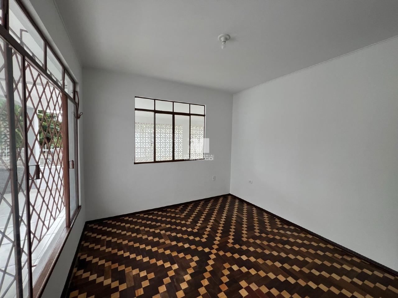 Casa para aluguel no bairro Azambuja: 