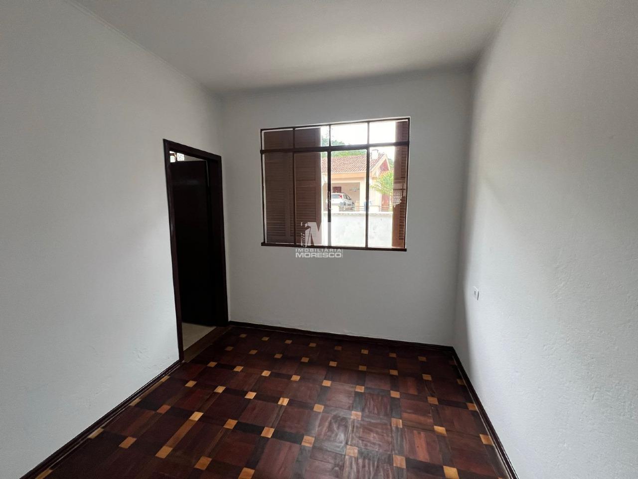 Casa para aluguel no bairro Azambuja: 