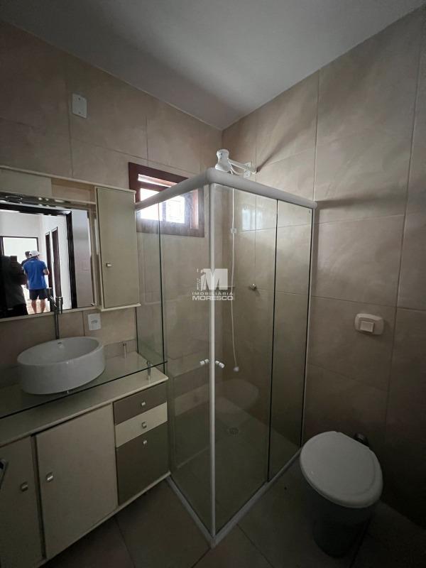 Casa para aluguel no bairro Azambuja: 