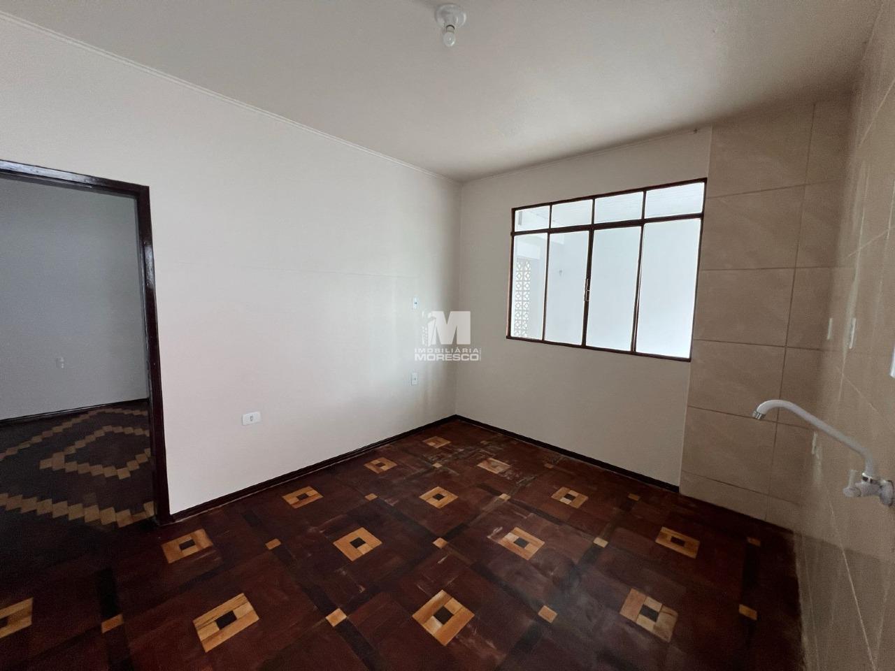 Casa para aluguel no bairro Azambuja: 