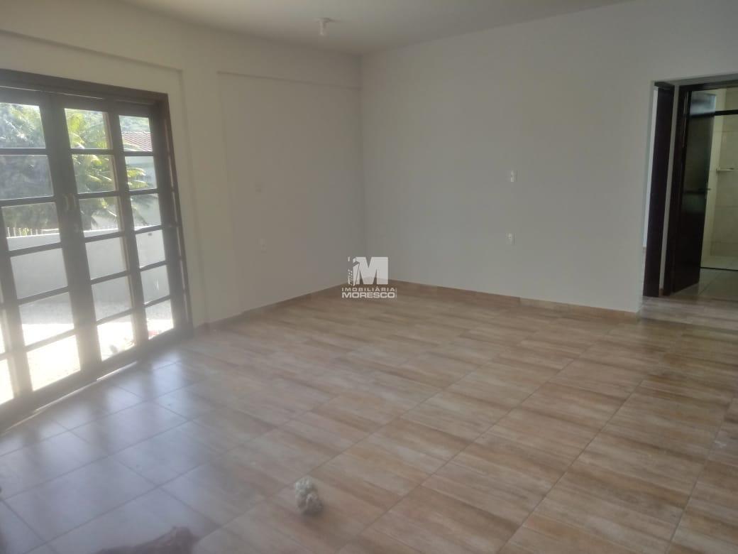 Casa para aluguel no bairro Azambuja: 