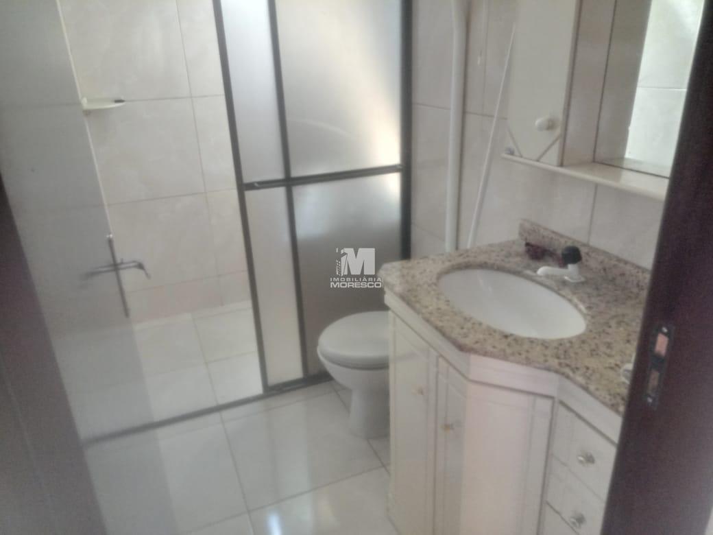 Casa para aluguel no bairro Azambuja: 