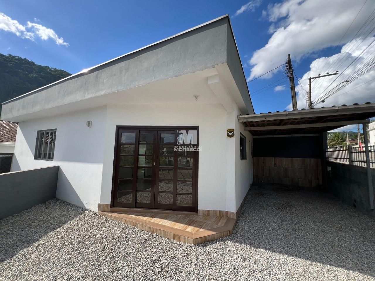 Casa para aluguel no bairro Azambuja: 