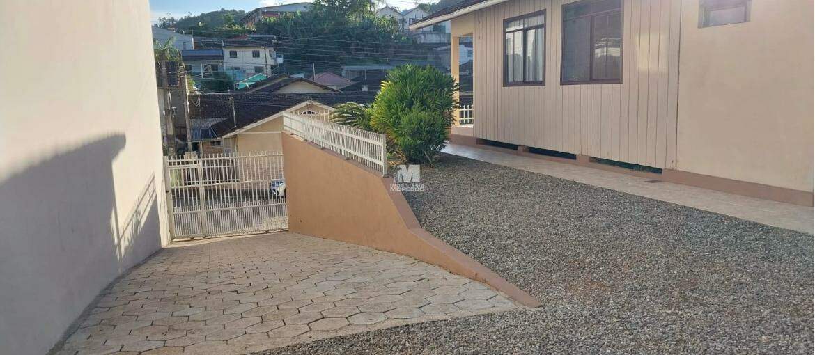 Casa de 170m² no bairro Azambuja, em Brusque | Eu Corretor