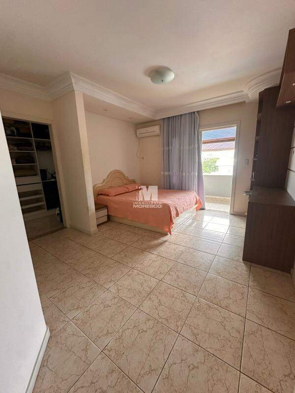 Casa à venda no bairro Souza Cruz: