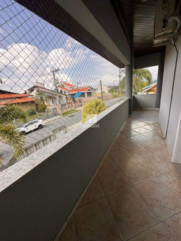 Casa à venda no bairro Souza Cruz: