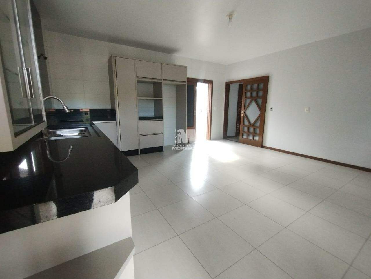 Casa Comercial à venda no bairro Souza Cruz: 