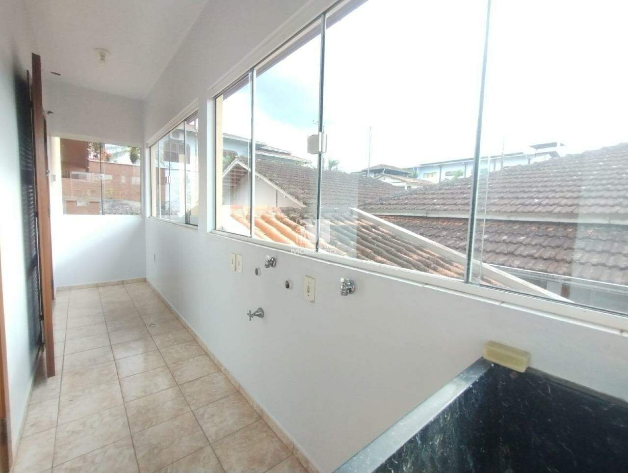 Casa Comercial à venda no bairro Souza Cruz: