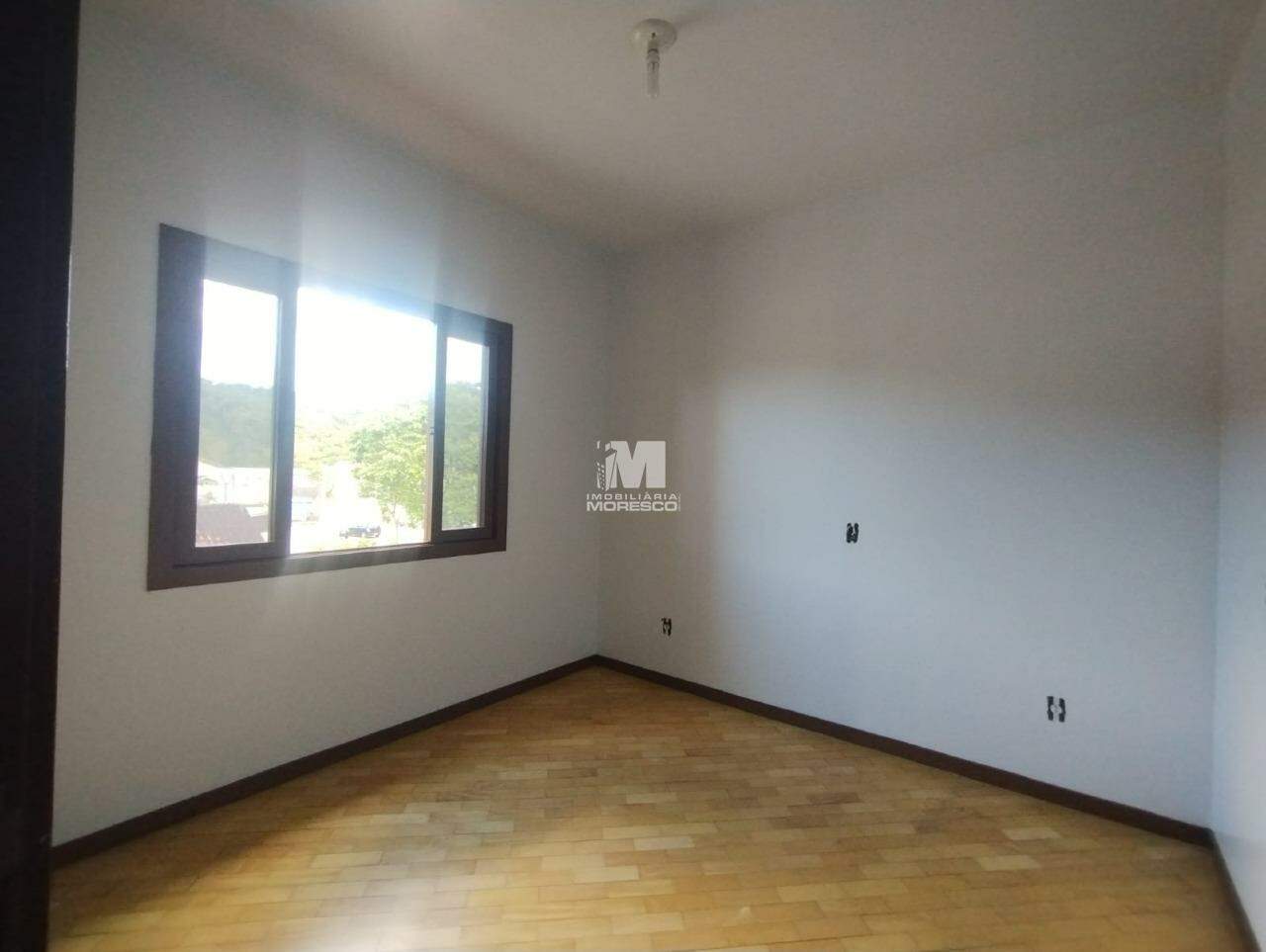 Casa Comercial à venda no bairro Souza Cruz: