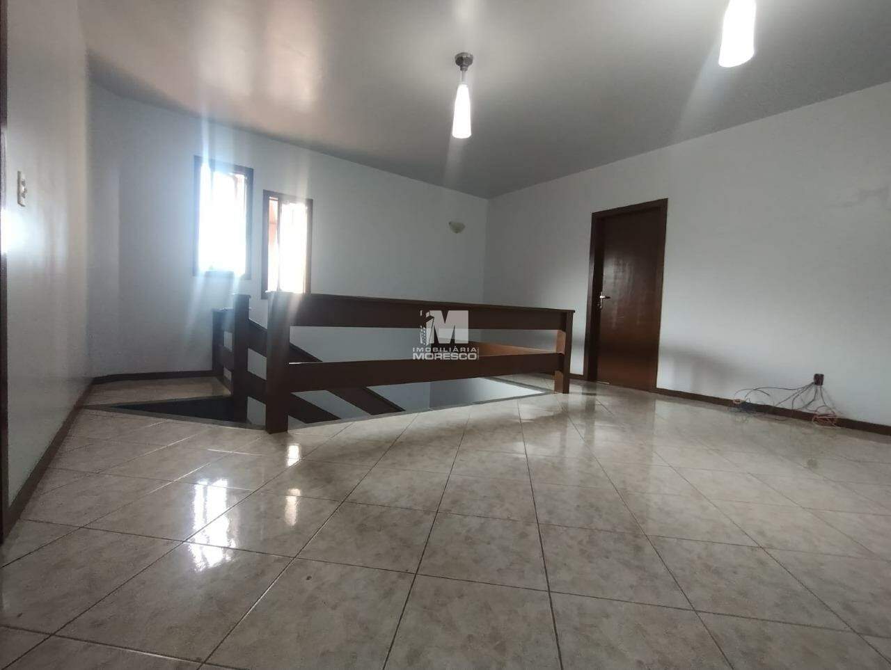 Casa Comercial à venda no bairro Souza Cruz: