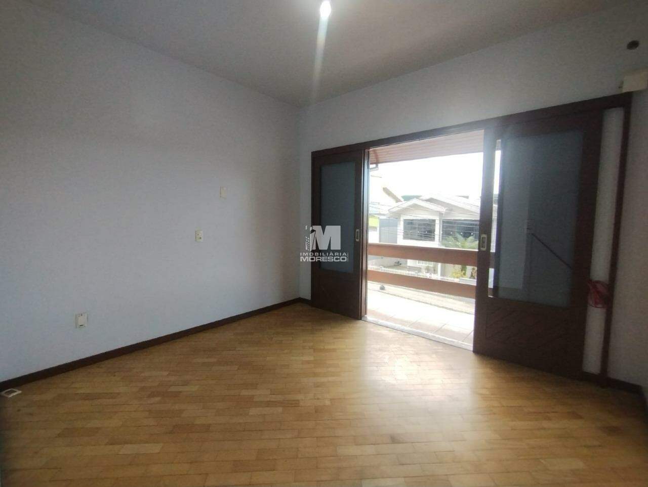 Casa Comercial à venda no bairro Souza Cruz: