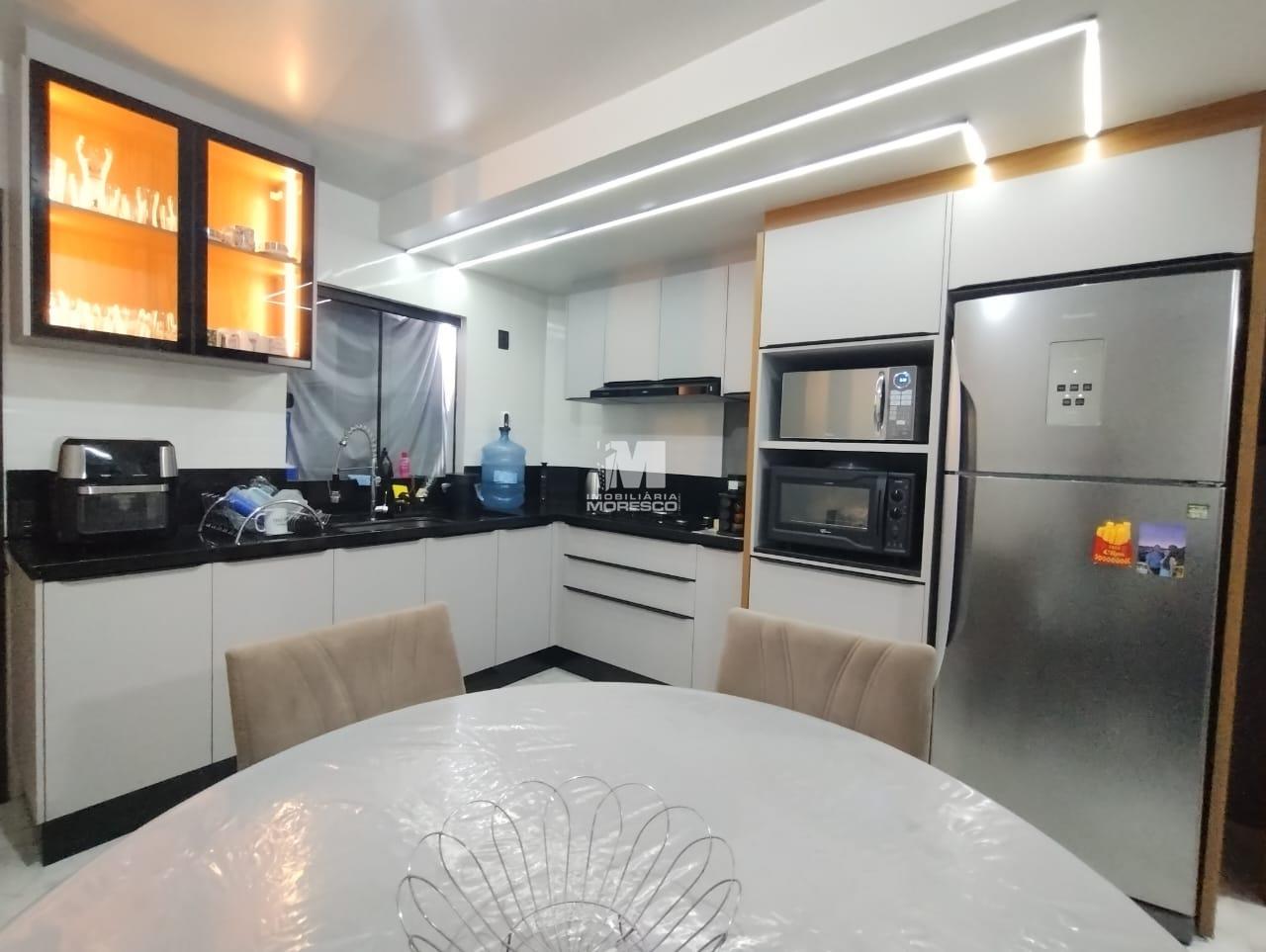 Casa à venda no bairro Volta Grande: 