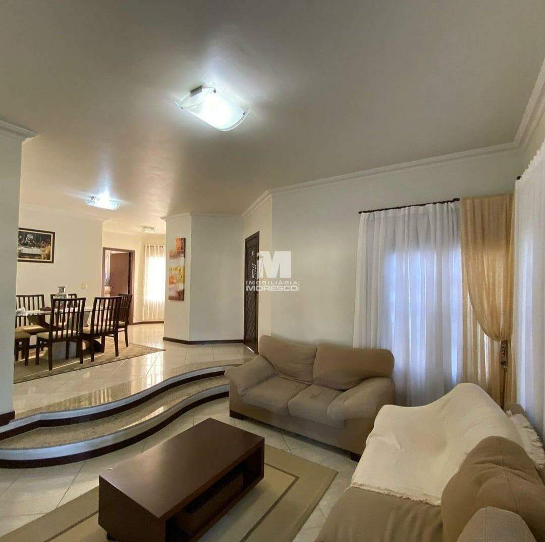 Casa à venda no bairro Souza Cruz: 