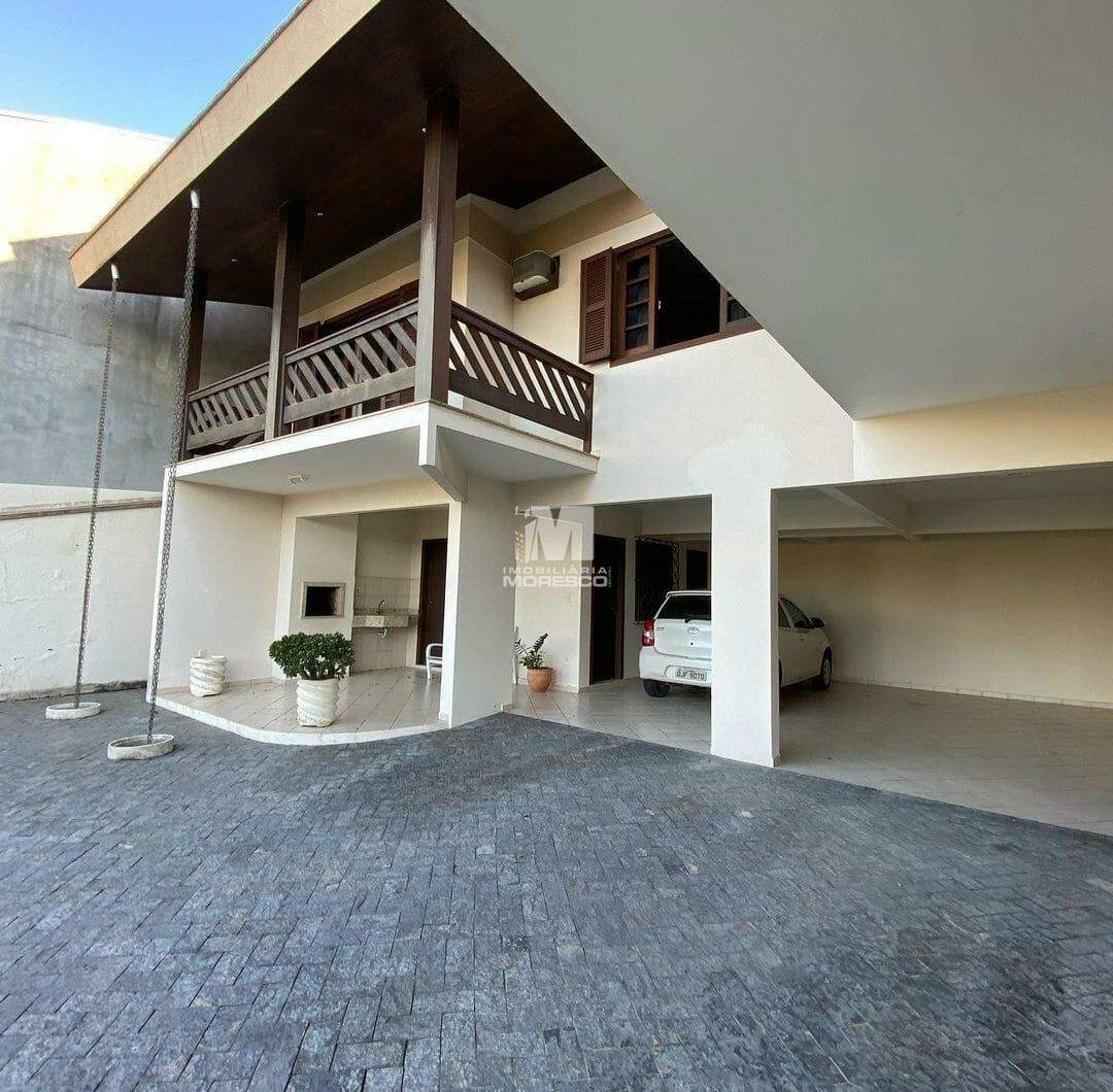 Casa à venda no bairro Souza Cruz: 