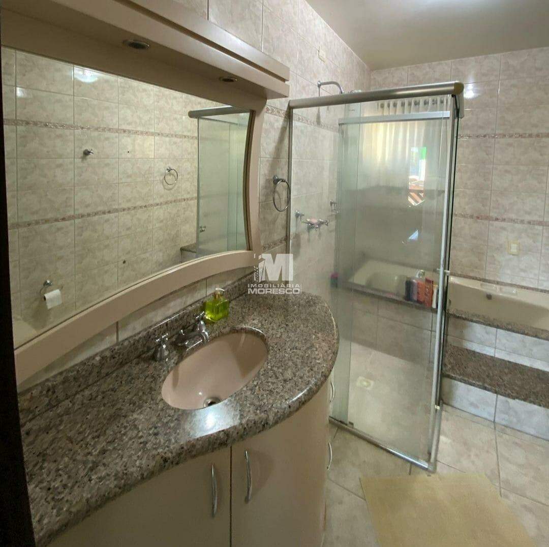 Casa à venda no bairro Souza Cruz: 