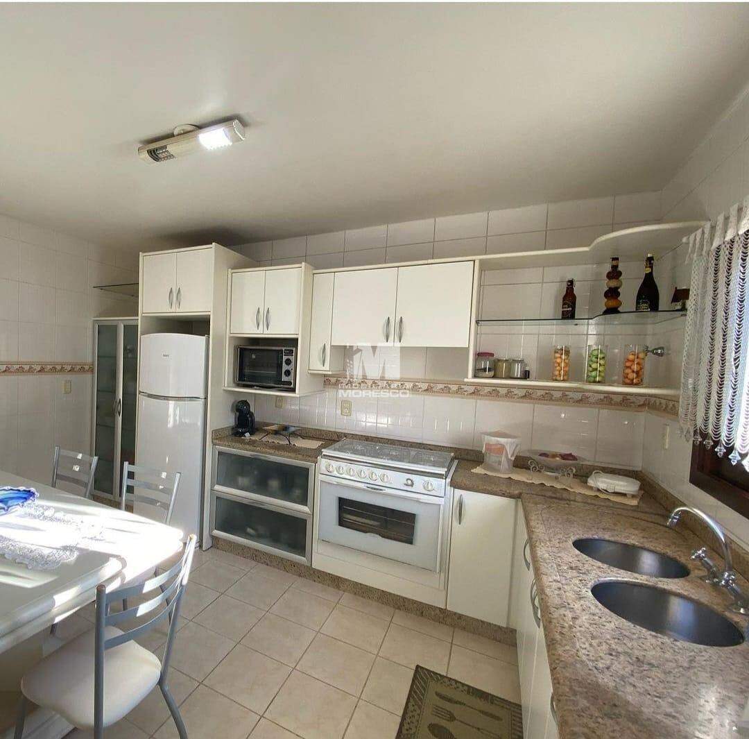 Casa à venda no bairro Souza Cruz: 