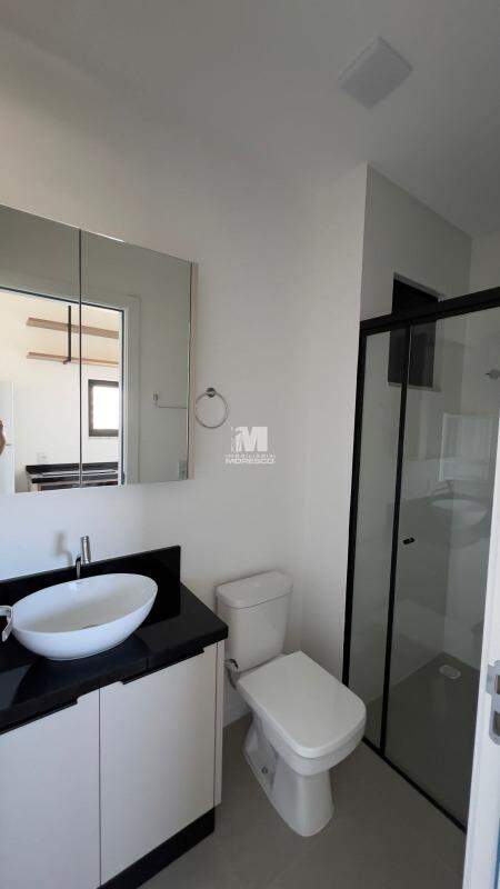 Flat à venda no bairro Santa Terezinha: 