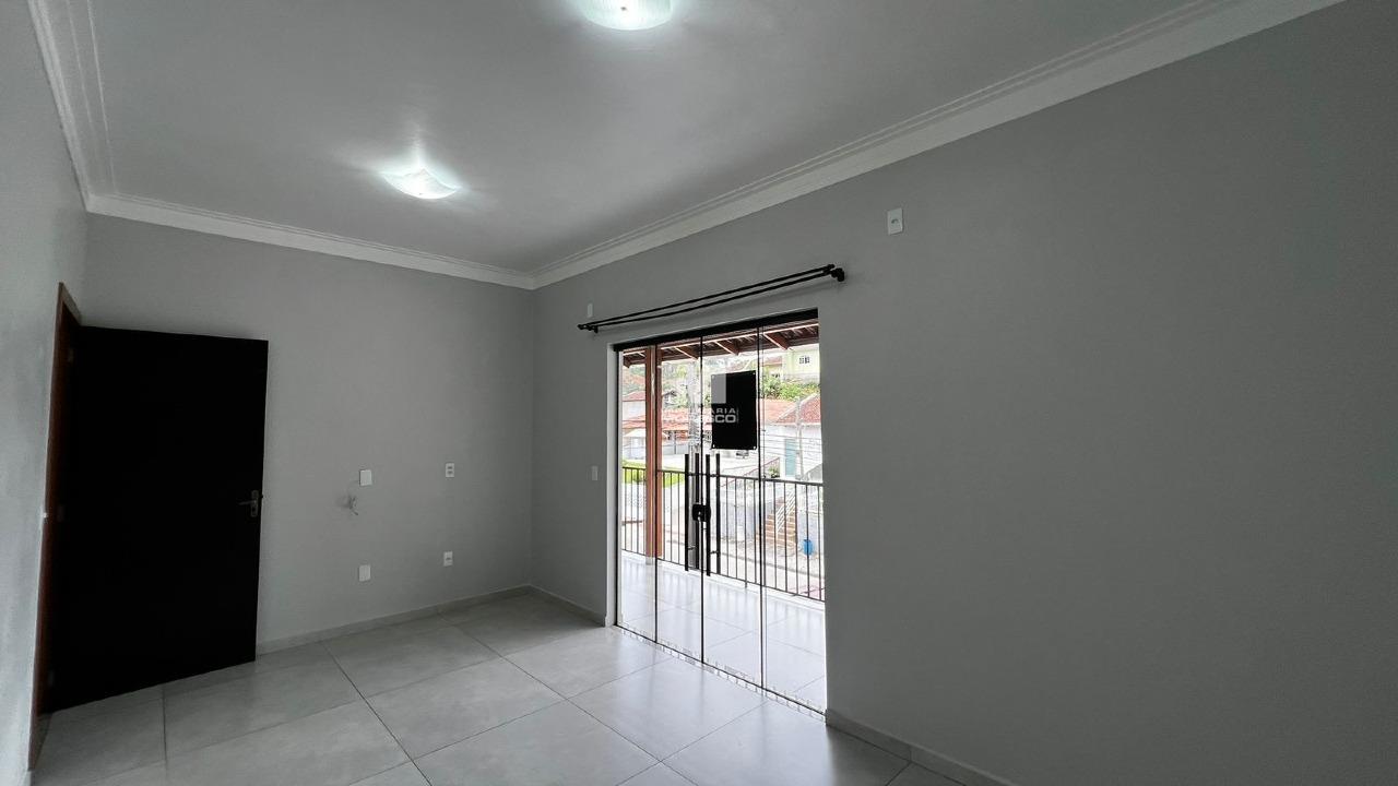 Casa para aluguel no bairro Dom Joaquim: 