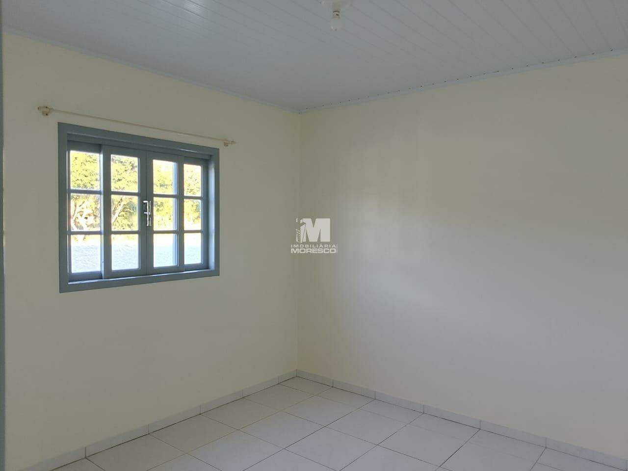 Casa para aluguel no bairro Limeira Baixa: 