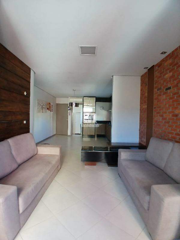 Apartamento para aluguel no bairro Centro: 