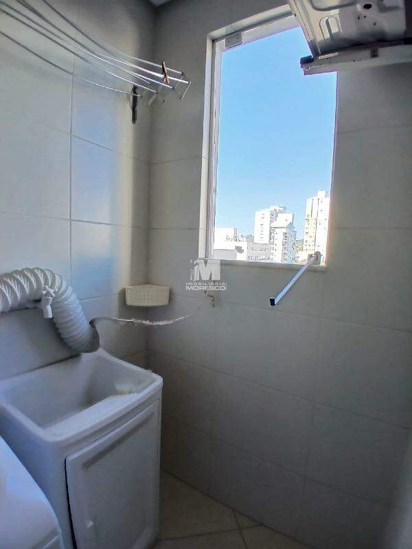 Apartamento para aluguel no bairro Centro: 