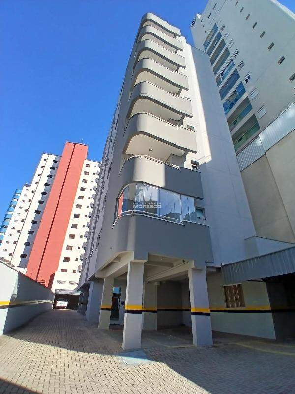 Apartamento para aluguel no bairro Centro: 