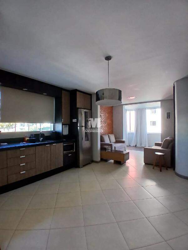 Apartamento para aluguel no bairro Centro: 
