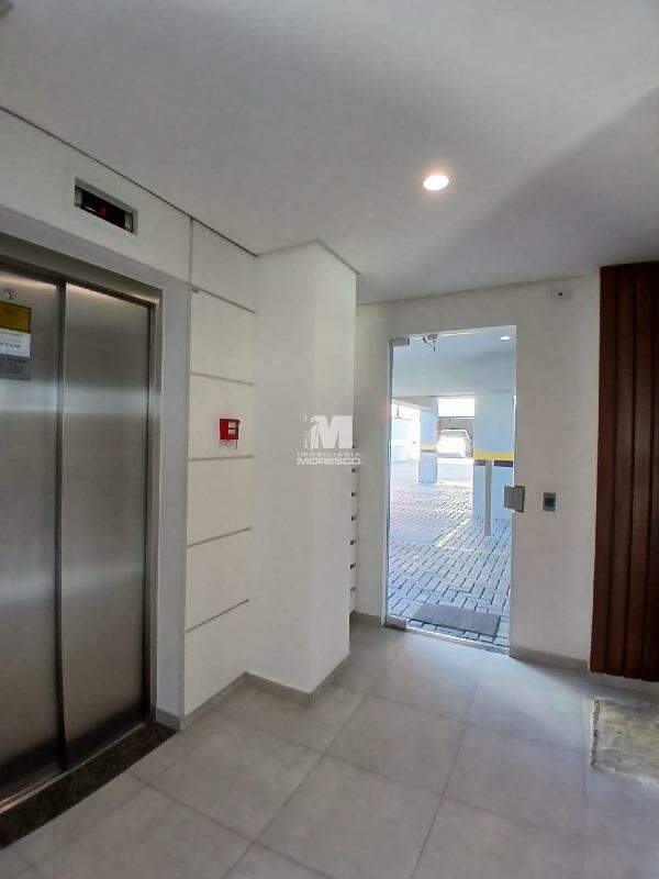 Apartamento para aluguel no bairro Centro: 