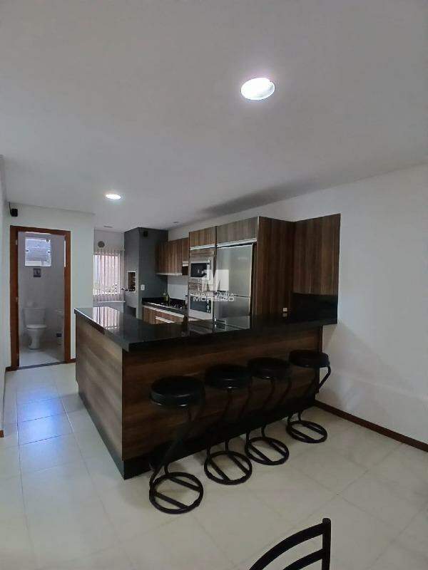 Apartamento para aluguel no bairro Centro: 