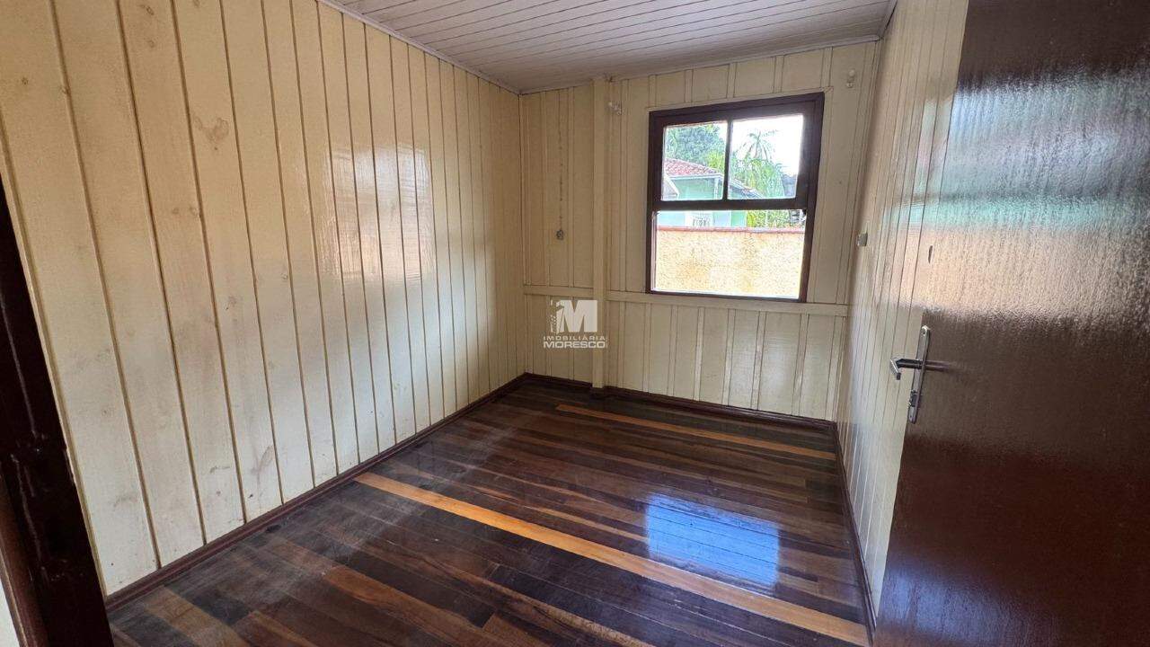 Casa à venda no bairro Planalto: 