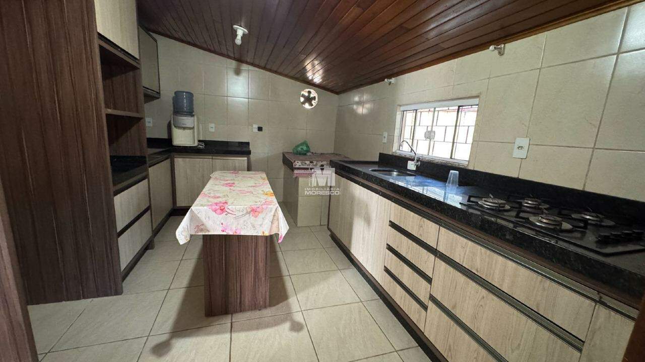 Casa à venda no bairro Planalto: 