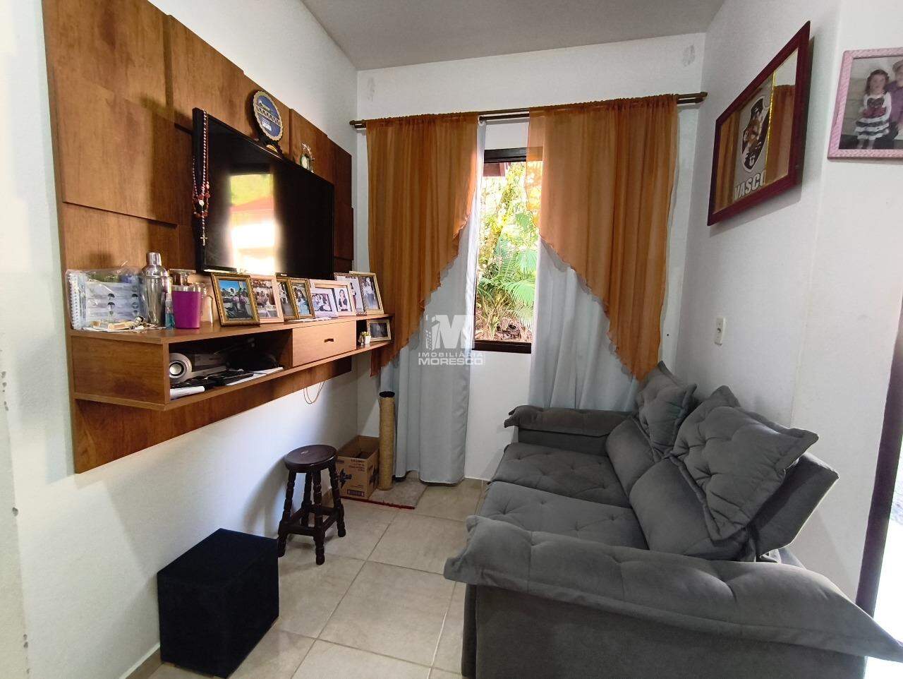 Casa à venda no bairro Guabiruba Sul: 