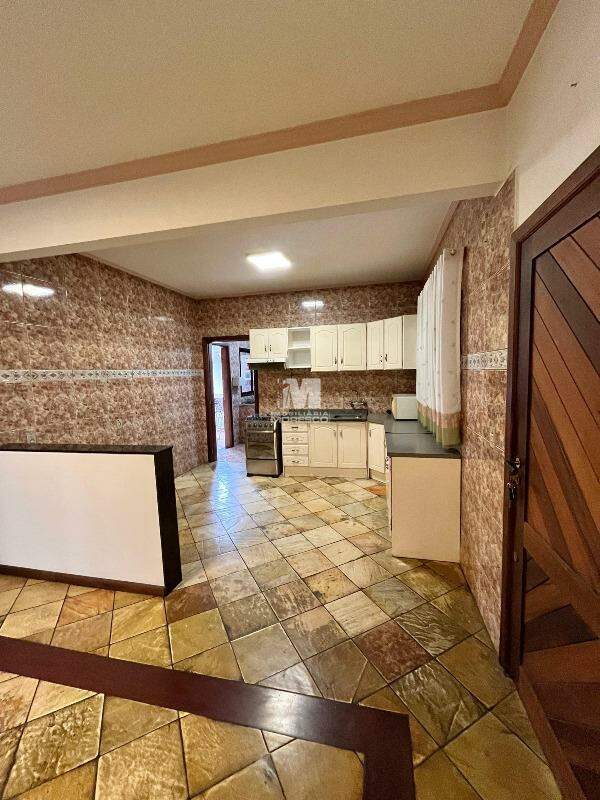 Apartamento à venda no bairro Azambuja: 