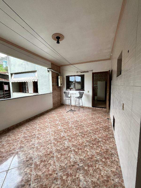 Apartamento à venda no bairro Azambuja: 