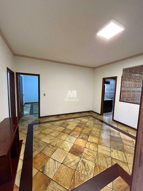 Apartamento à venda no bairro Azambuja: 